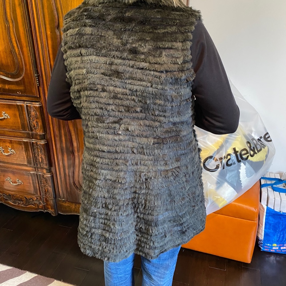 Michaela Fur Rabbit Vest - Picture 6 of 7